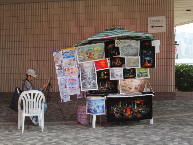 Outside the Hong Kong Museum of Art, there were a few tiny stalls of illustrators